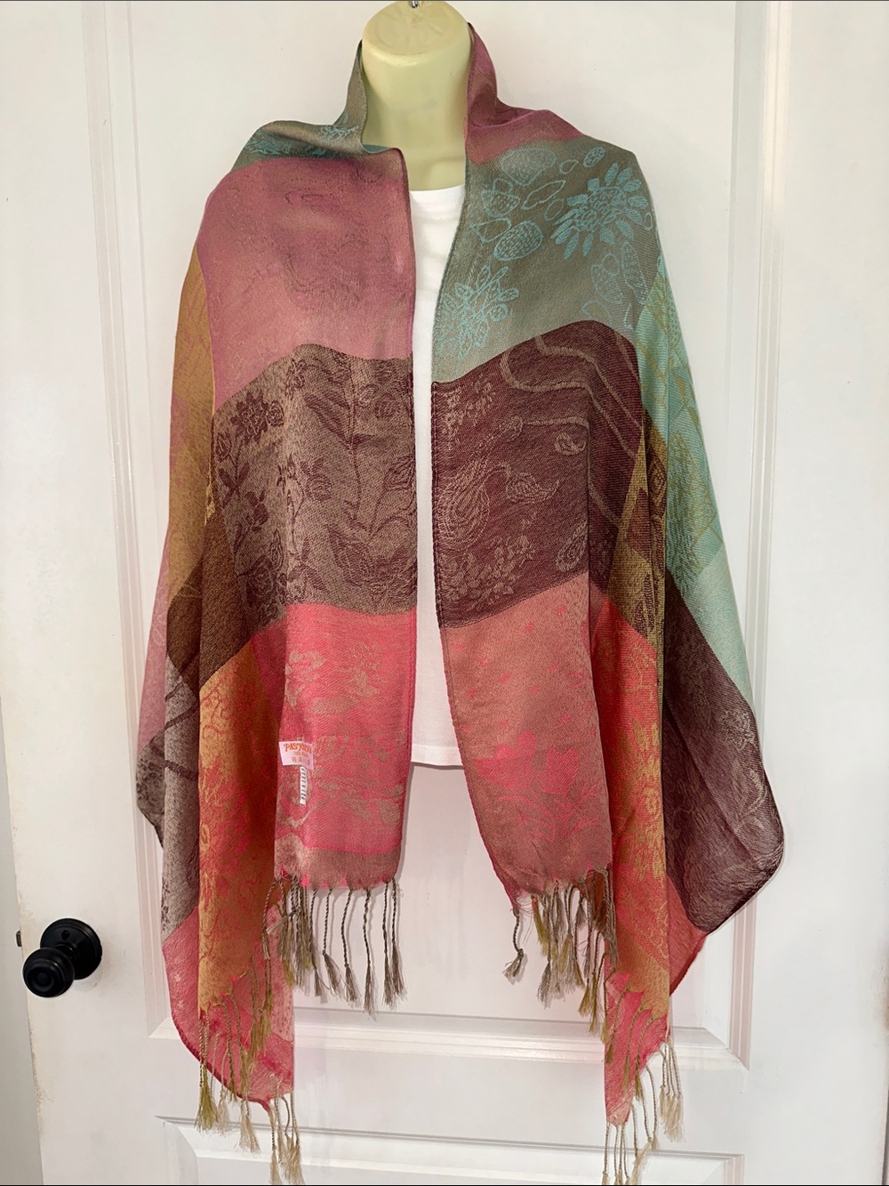 NWT Pashmina Pink, Green, Lavender & Gold Jacquard Floral Fringe Shawl or Wrap